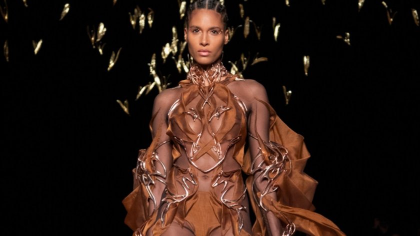 Magnum представи първата в света веган рокля Haute Couture, направена от какаови зърна