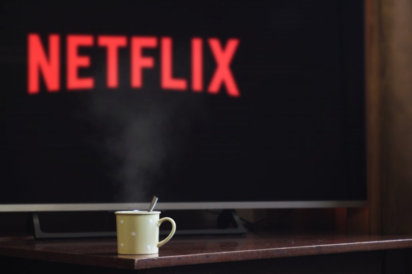 Netflix ще работи с Microsoft по новата си платформа с реклами