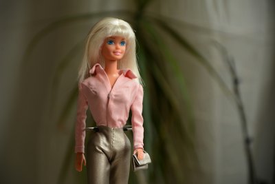 Как Mattel надгражда успеха на Барби?