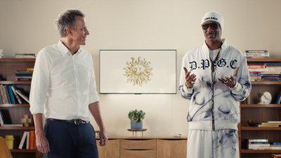 Snoop Dogg превзема традиционните коледни „Пожелания“на Publicis Groupe