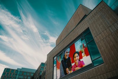 Дигиталната външна реклама привлича рекордно внимание