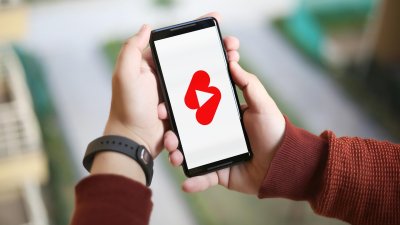 YouTube пренастройва алгоритъма на Shorts в полза на авторите на оригинално съдържание