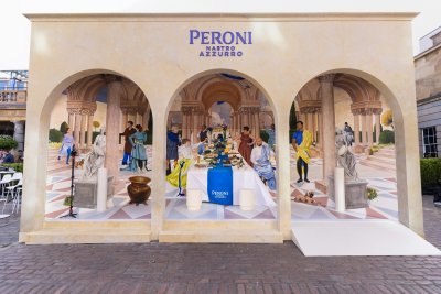 Peroni превръща ренесансов стенопис в работещ бар в сърцето на Лондон