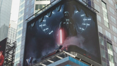 Дарт Вейдър заплашва Ню Йорк от невероятен 3D билборд