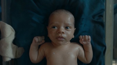 Първата Super Bowl реклама на Huggies е с участието на бебета, родени в деня на излъчването ѝ